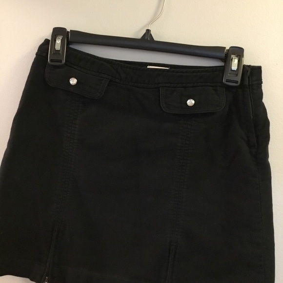 Old Navy size 14 black skirt with side zipper and 2 zippers at hem - Picture 6 of 8